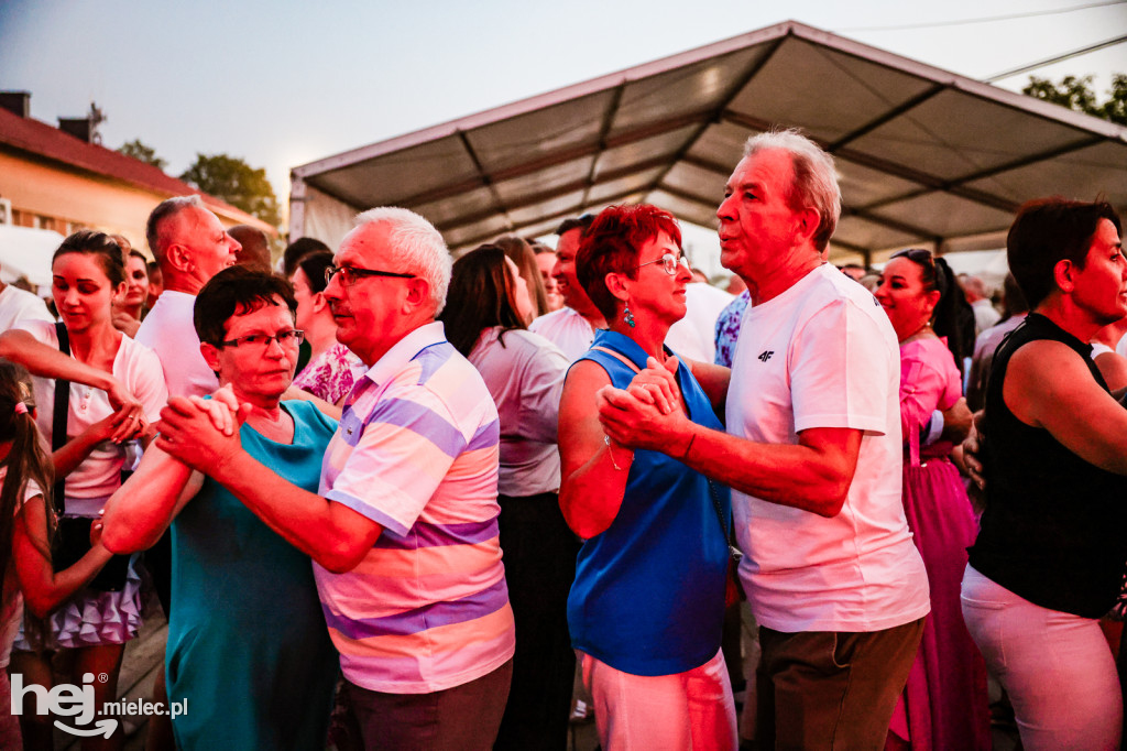 Dożynkowa zabawa w Wampierzowie