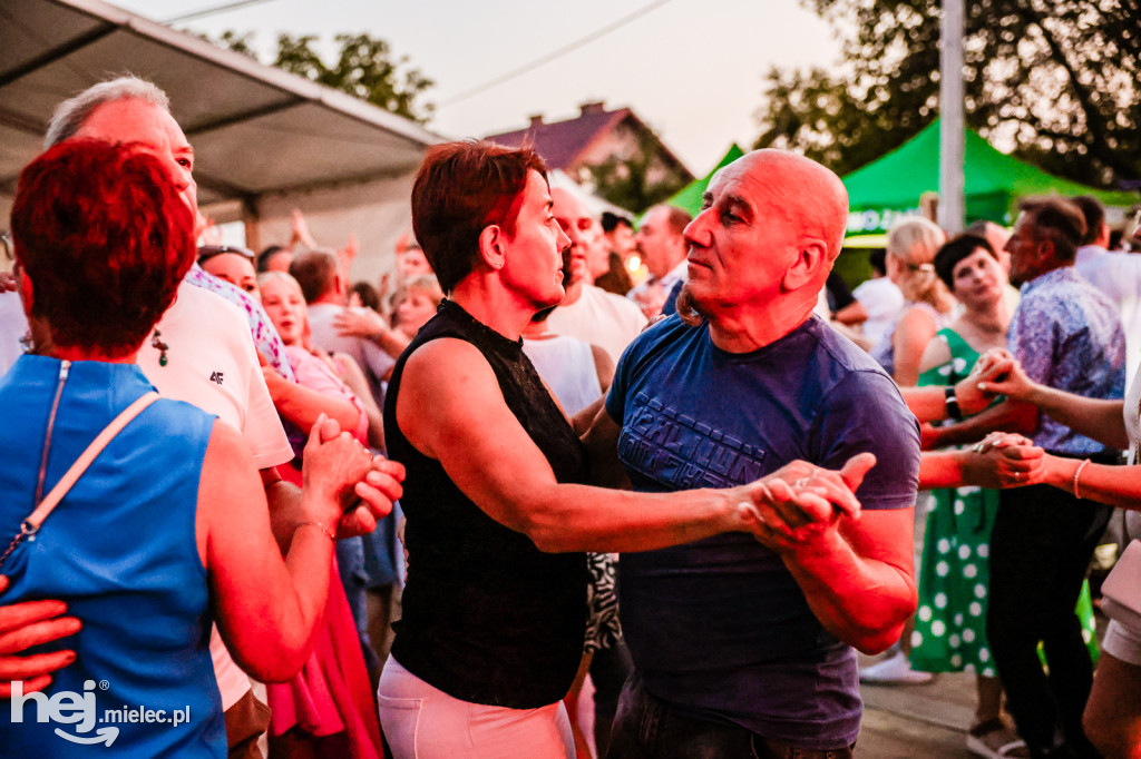 Dożynkowa zabawa w Wampierzowie