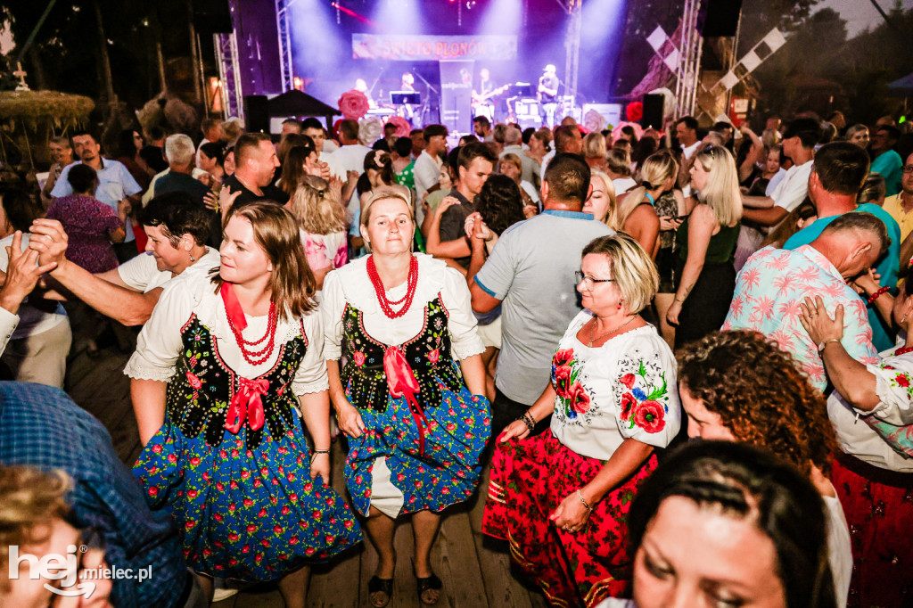 Dożynkowa zabawa w Wampierzowie