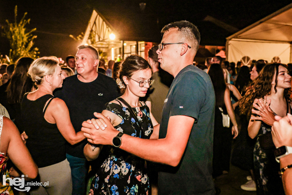 Dożynkowa zabawa w Wampierzowie