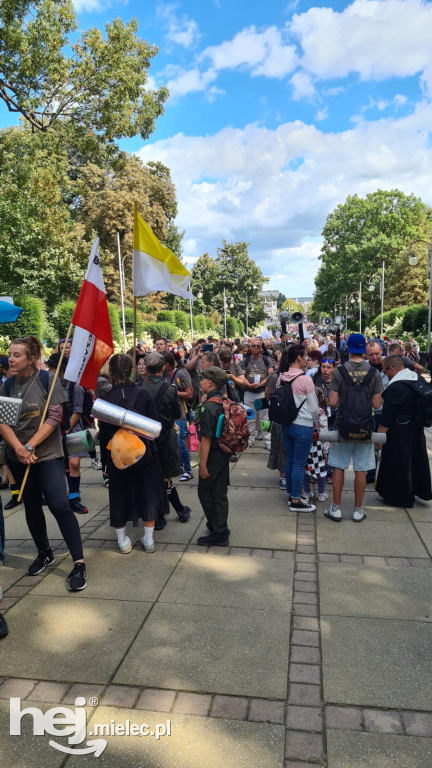 Pielgrzymi z Mielca już u stóp Jasnej Góry!