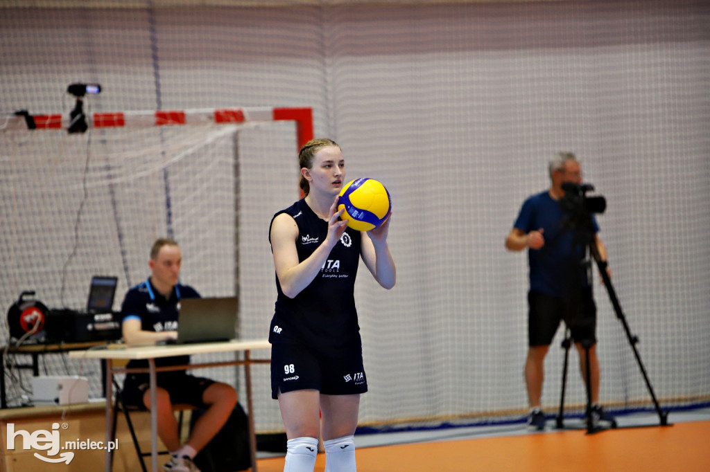 Siatkarski mecz charytatywny w Nisku