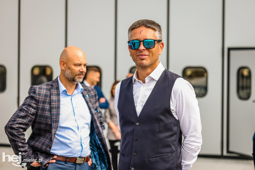 Nowy hangar na Lotnisku Mielec
