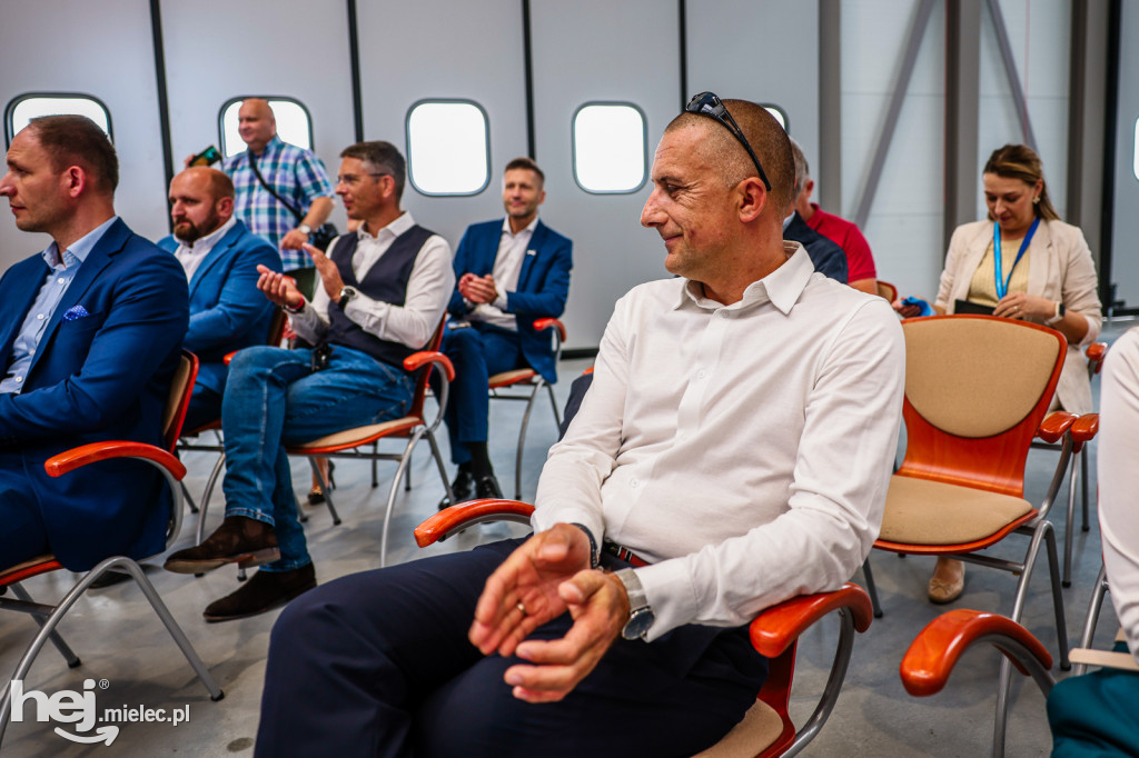 Nowy hangar na Lotnisku Mielec