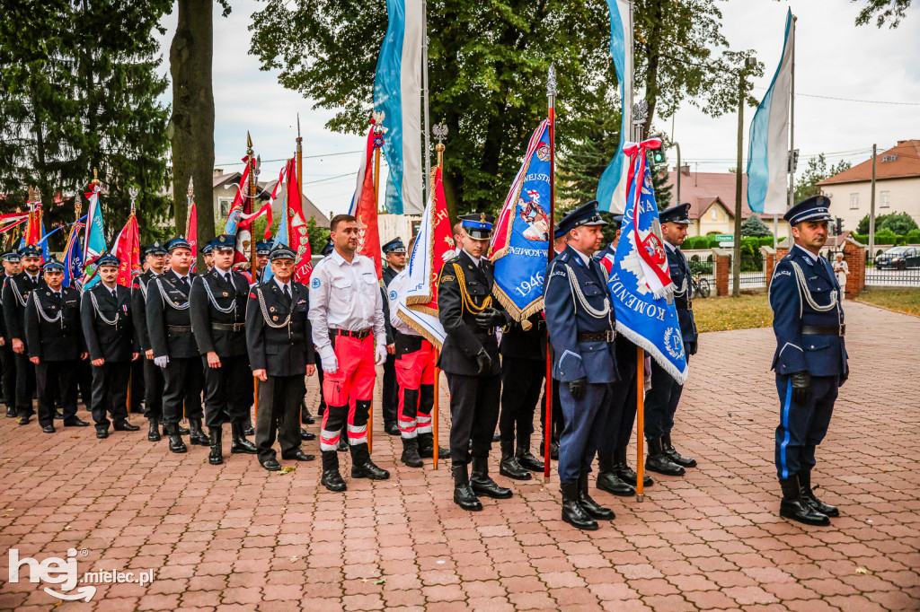 Samorządowcy i mundurowi w Sanktuarium w Chorzelowie