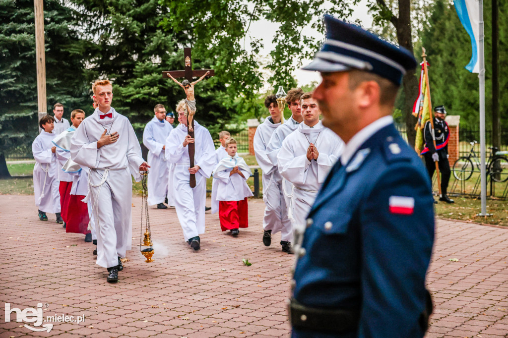 Samorządowcy i mundurowi w Sanktuarium w Chorzelowie