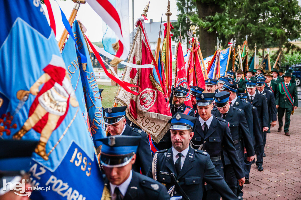 Samorządowcy i mundurowi w Sanktuarium w Chorzelowie