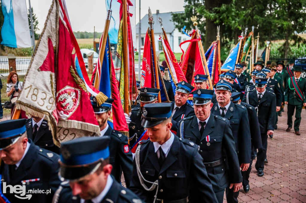 Samorządowcy i mundurowi w Sanktuarium w Chorzelowie