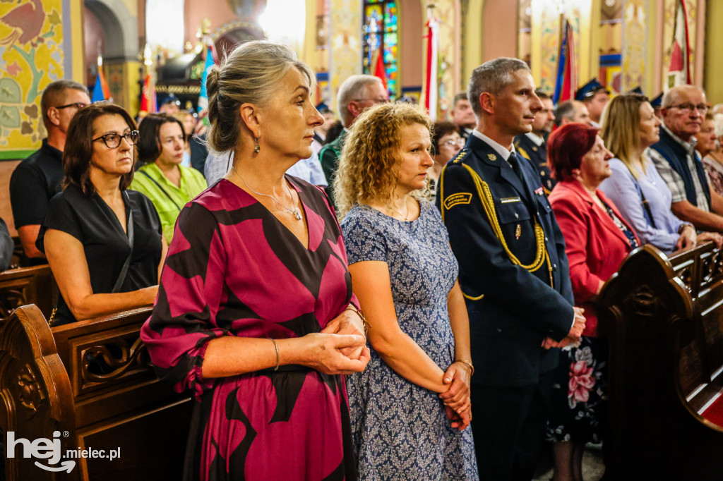 Samorządowcy i mundurowi w Sanktuarium w Chorzelowie
