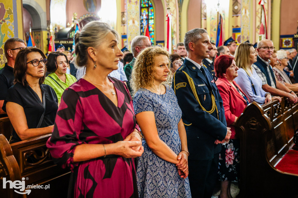 Samorządowcy i mundurowi w Sanktuarium w Chorzelowie