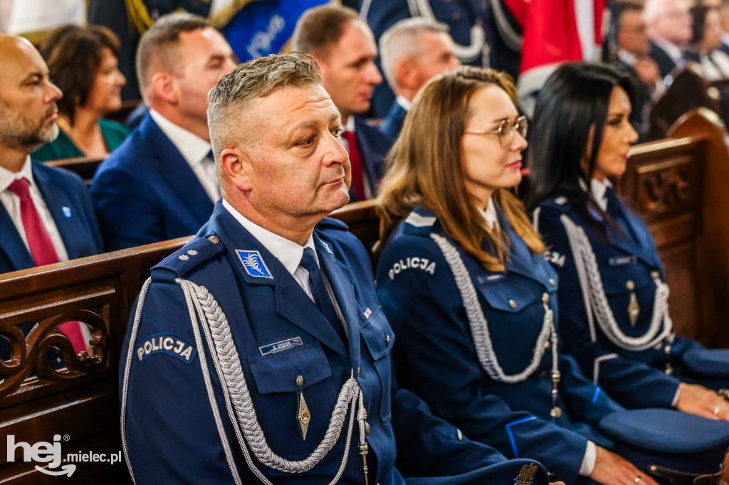 Samorządowcy i mundurowi w Sanktuarium w Chorzelowie