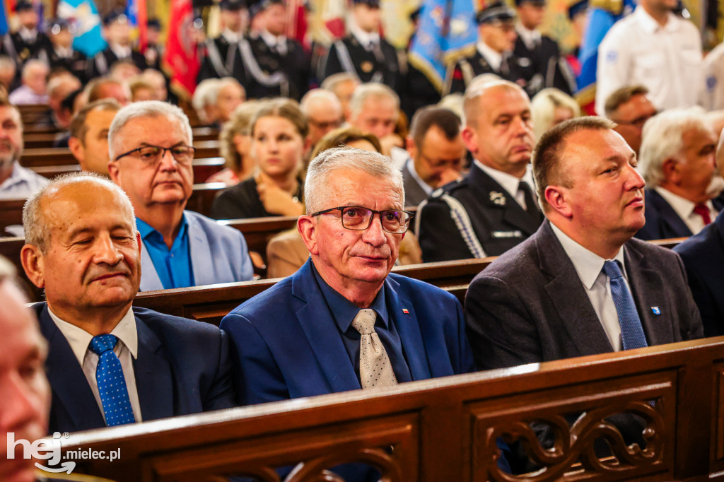 Samorządowcy i mundurowi w Sanktuarium w Chorzelowie