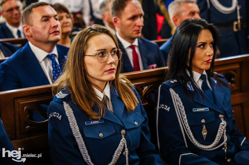 Samorządowcy i mundurowi w Sanktuarium w Chorzelowie