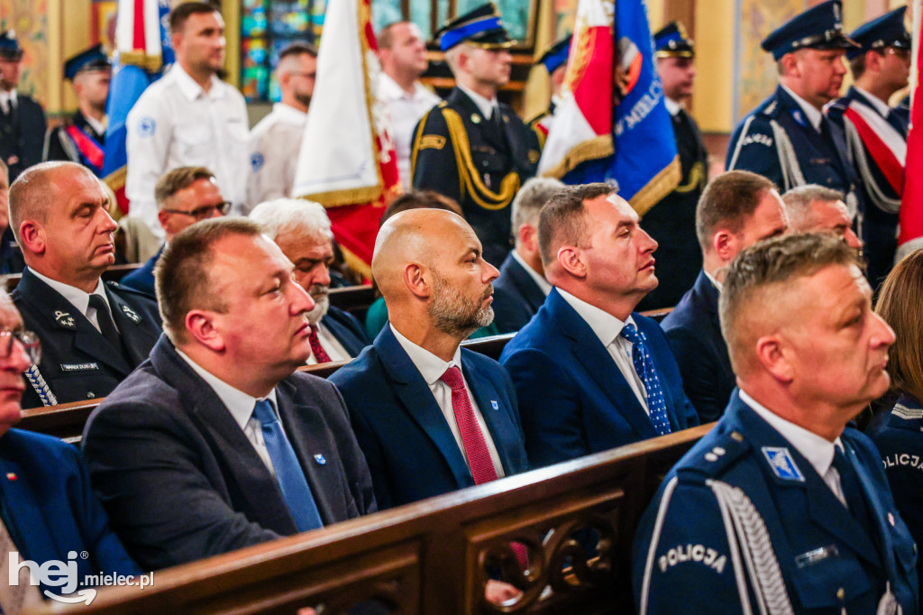 Samorządowcy i mundurowi w Sanktuarium w Chorzelowie
