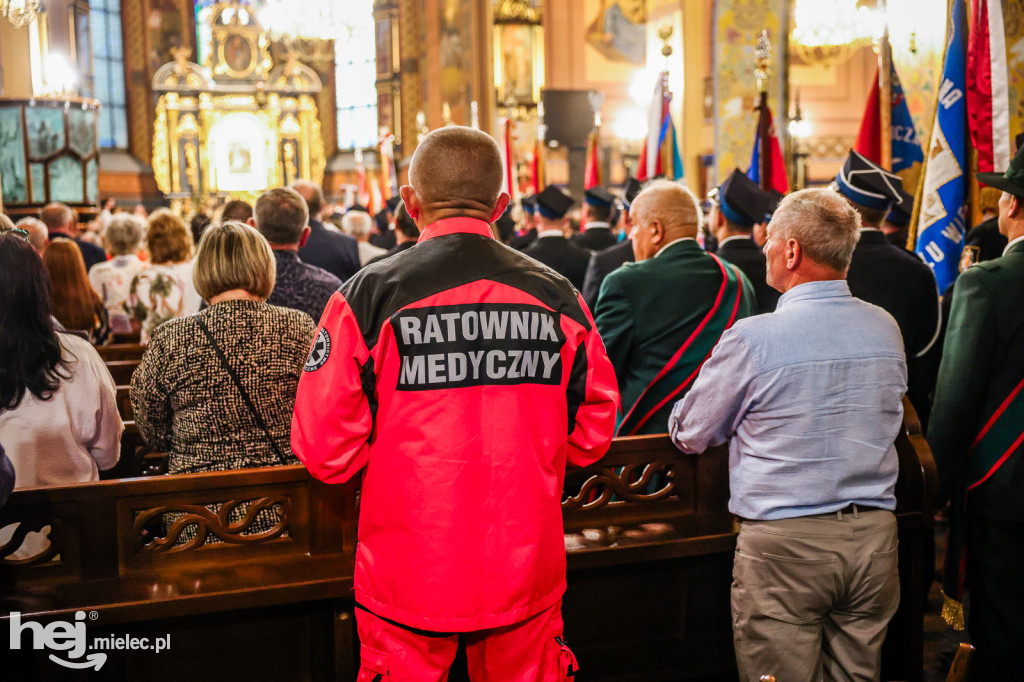 Samorządowcy i mundurowi w Sanktuarium w Chorzelowie