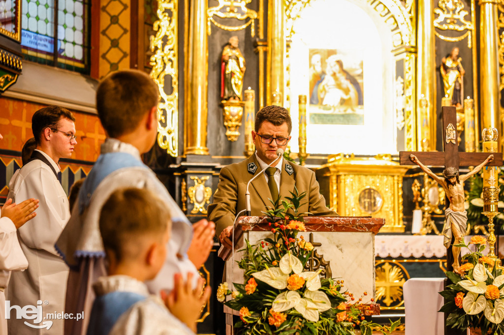 Samorządowcy i mundurowi w Sanktuarium w Chorzelowie