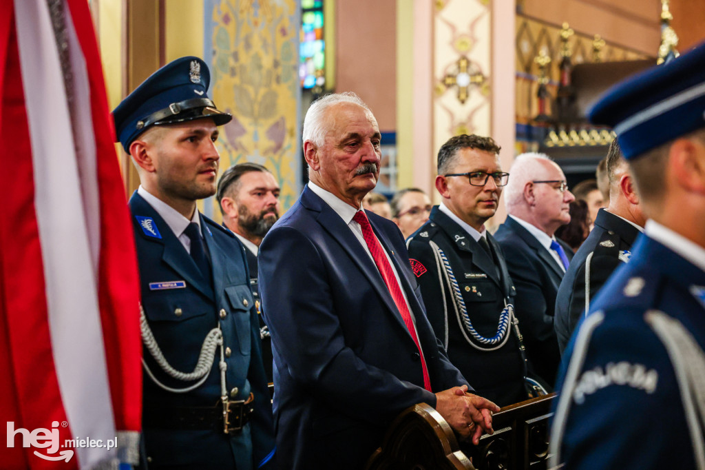 Samorządowcy i mundurowi w Sanktuarium w Chorzelowie