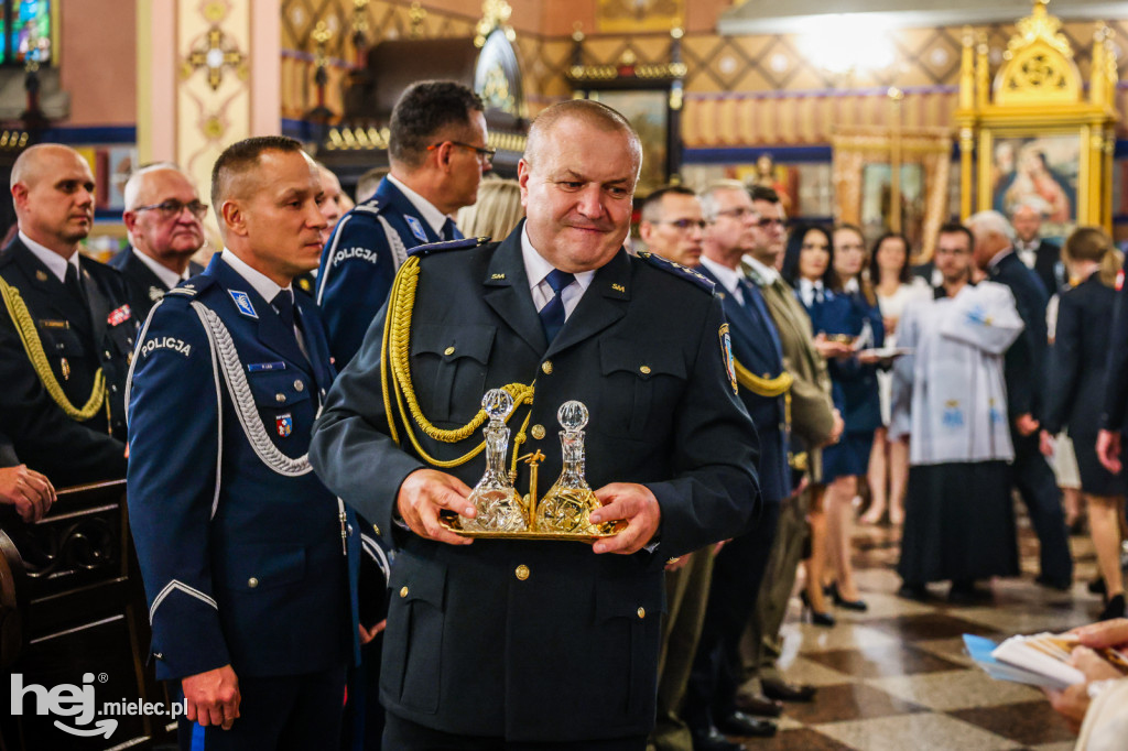 Samorządowcy i mundurowi w Sanktuarium w Chorzelowie