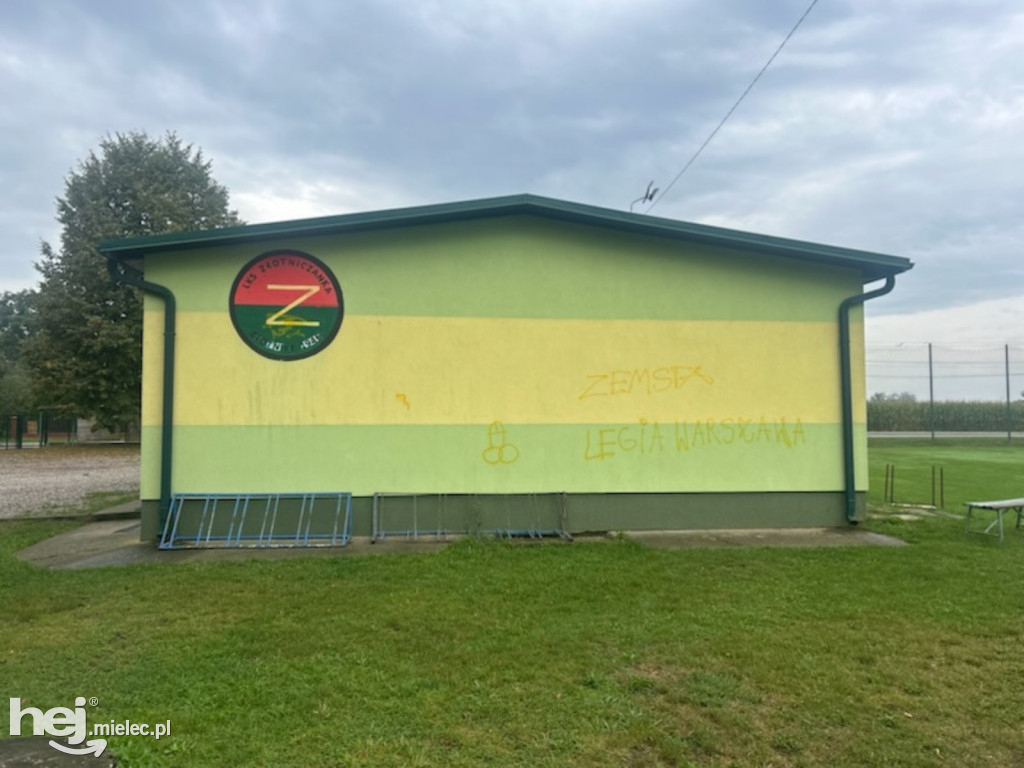 Wandalizm na stadionie w Złotnikach