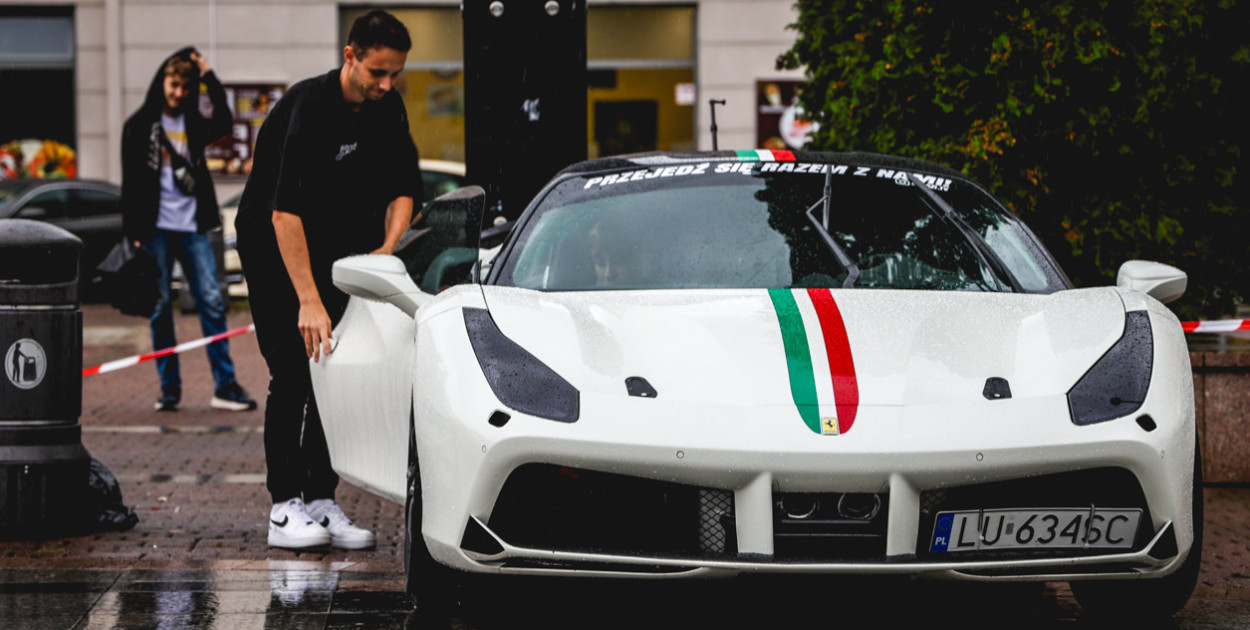 Supercar Taxi - Fundacja Fun and Drive Dzieciom w Mielcu