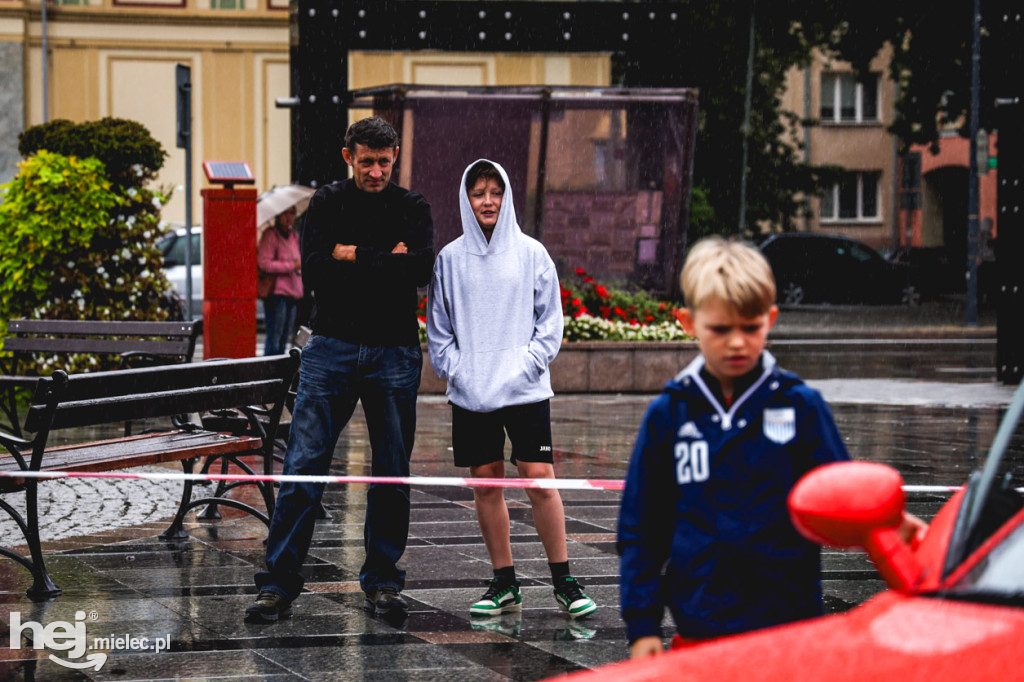 Supercar Taxi - Fundacja Fun and Drive Dzieciom w Mielcu