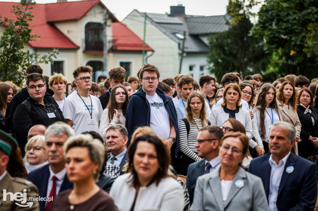 Ekonomik ma halę sportową