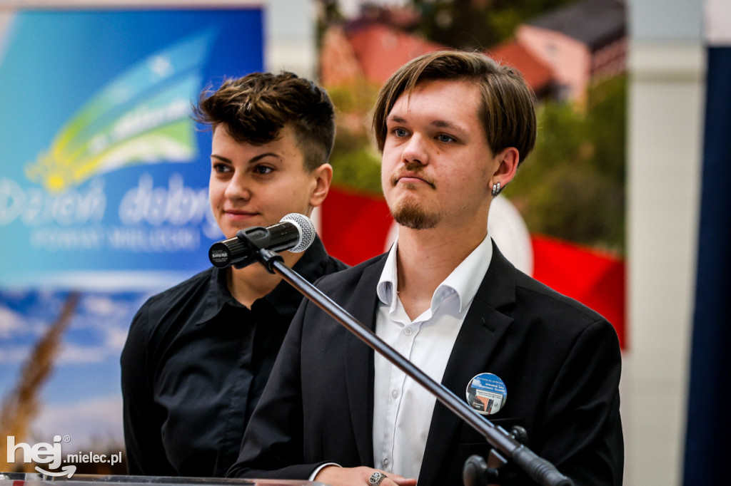 Ekonomik ma halę sportową
