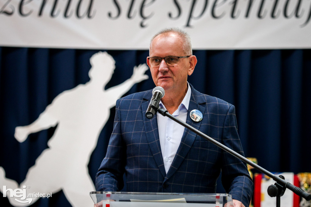 Ekonomik ma halę sportową