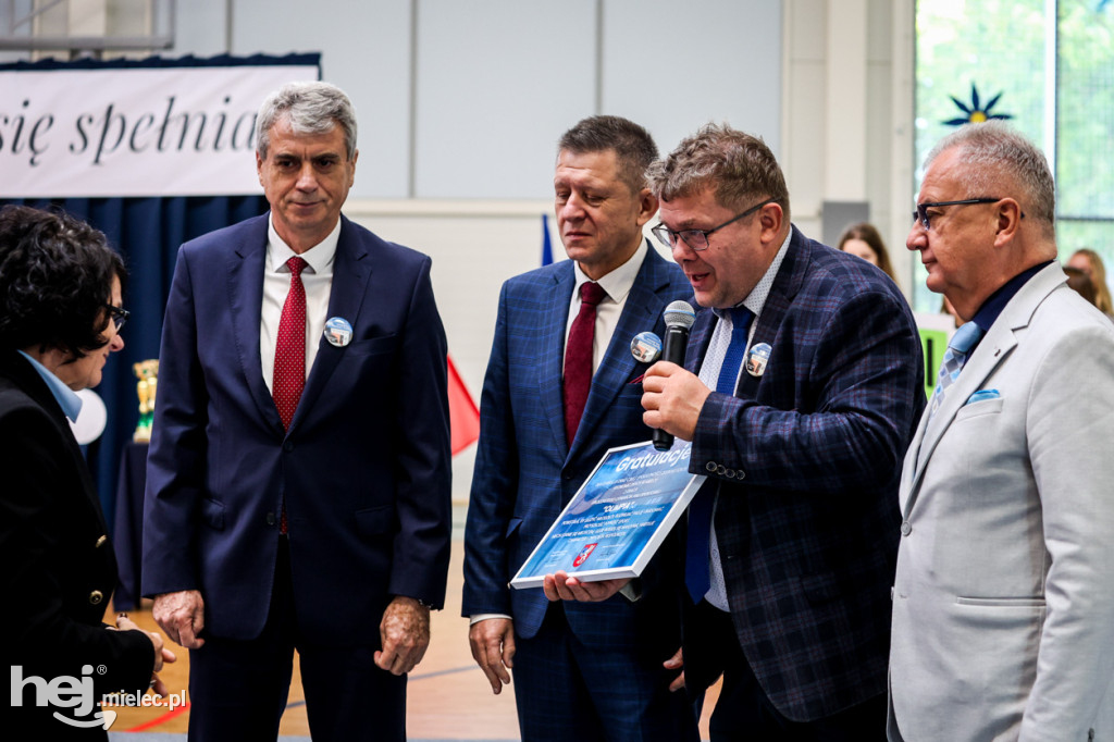 Ekonomik ma halę sportową