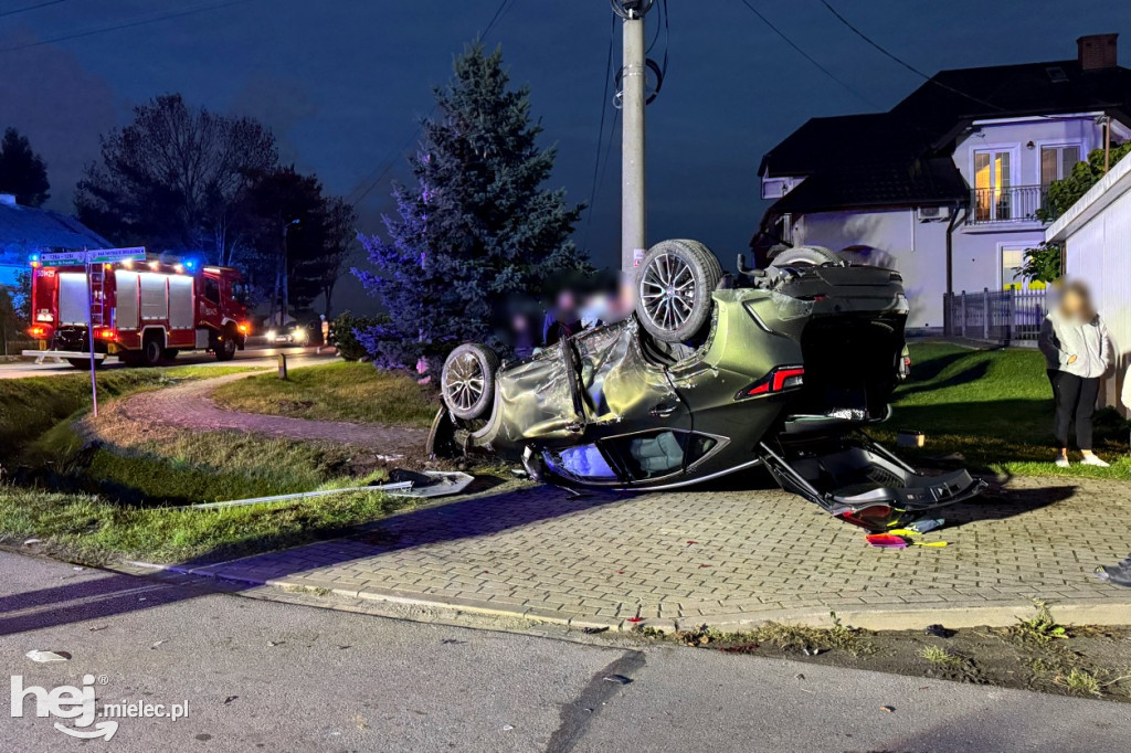 Dachowanie w Rudzie: lexus i kia
