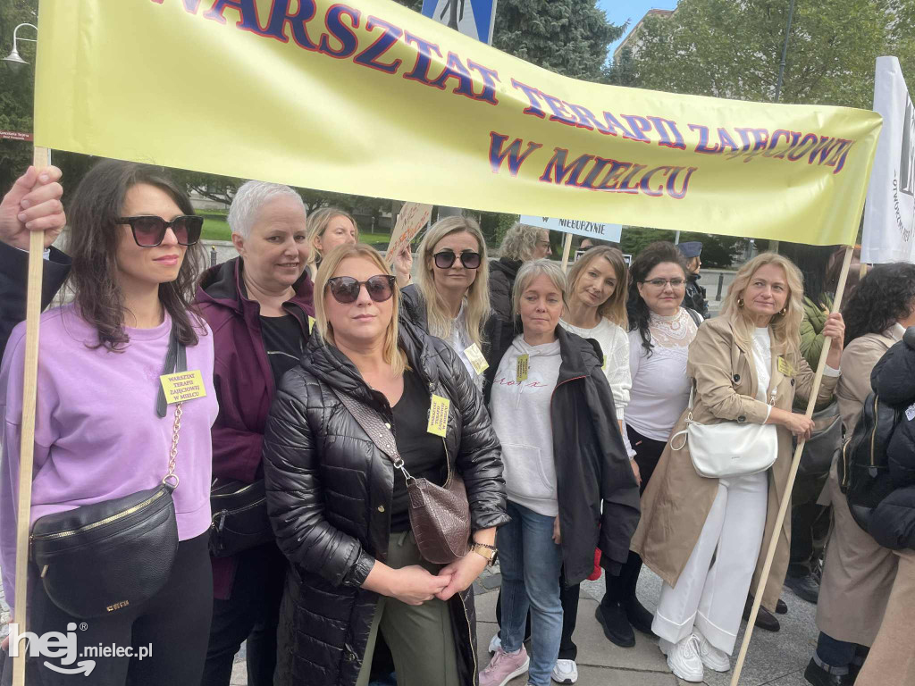 Mielecki WTZ na proteście w Warszawie
