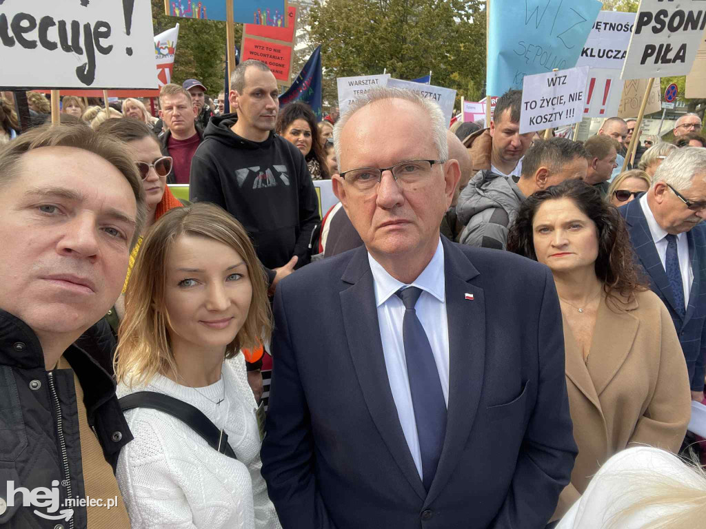 Mielecki WTZ na proteście w Warszawie