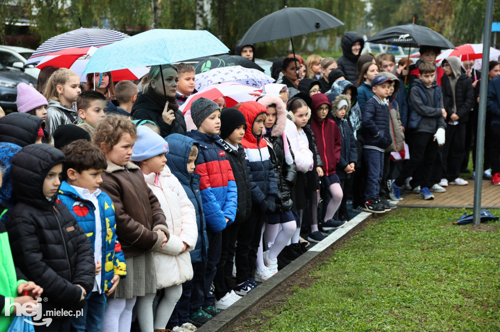 40-lecie szkoły im. „Jędrusia”. Odsłonili tablicę