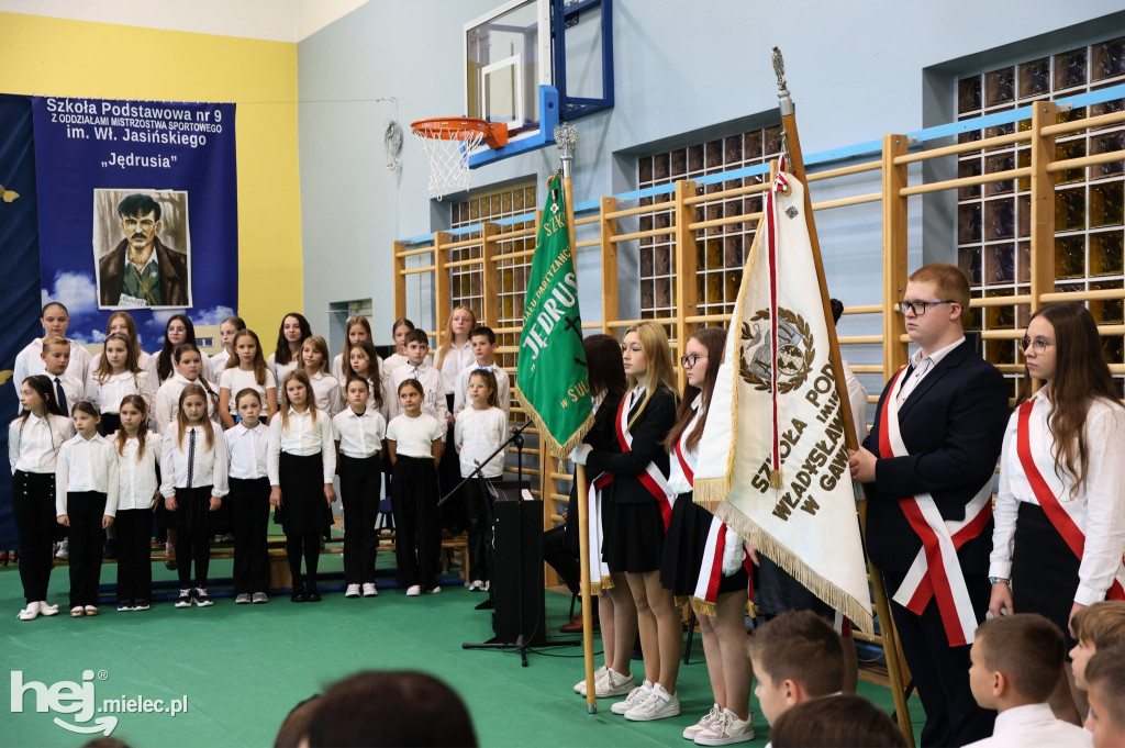 40-lecie szkoły im. „Jędrusia”. Odsłonili tablicę