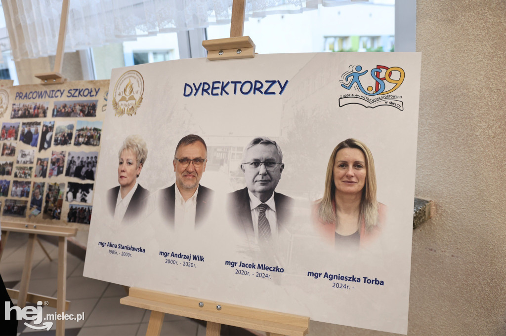 40-lecie szkoły im. „Jędrusia”. Odsłonili tablicę