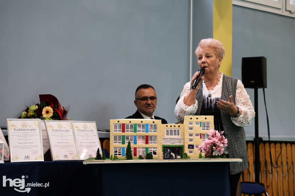 40-lecie szkoły im. „Jędrusia”. Odsłonili tablicę