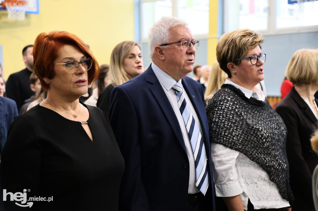 40-lecie szkoły im. „Jędrusia”. Odsłonili tablicę