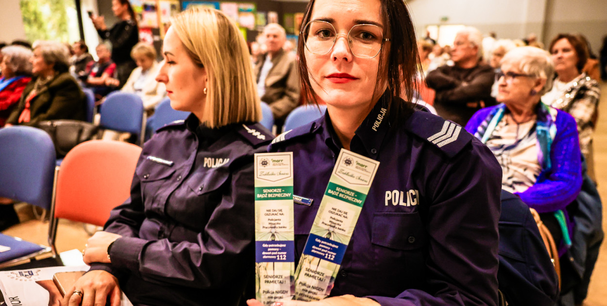 Seniorzy z Mielca uczą się, jak chronić się przed cyfrowymi zagrożeniami