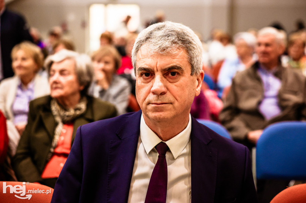 Seniorzy z Mielca uczą się, jak chronić się przed cyfrowymi zagrożeniami