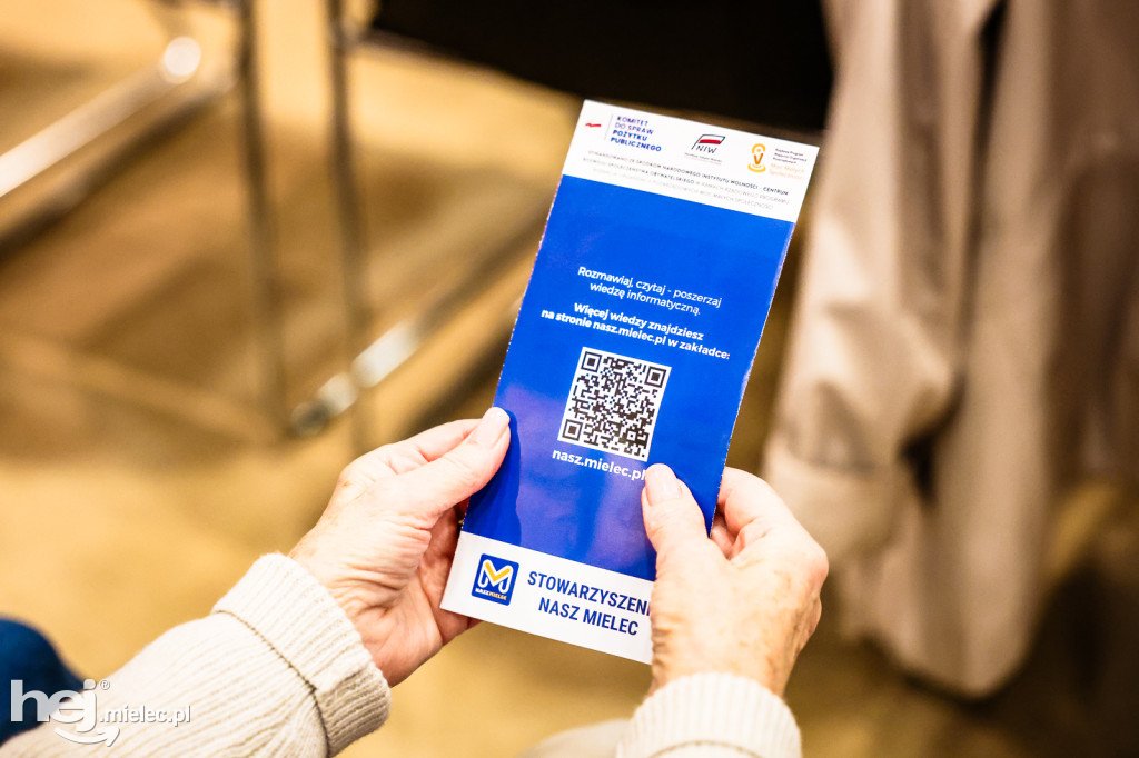 Seniorzy z Mielca uczą się, jak chronić się przed cyfrowymi zagrożeniami