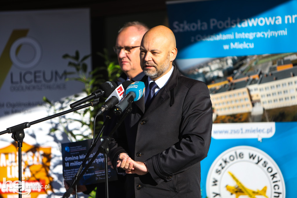 Nowoczesna hala sportowo-widowiskowa otwarta w Mielcu