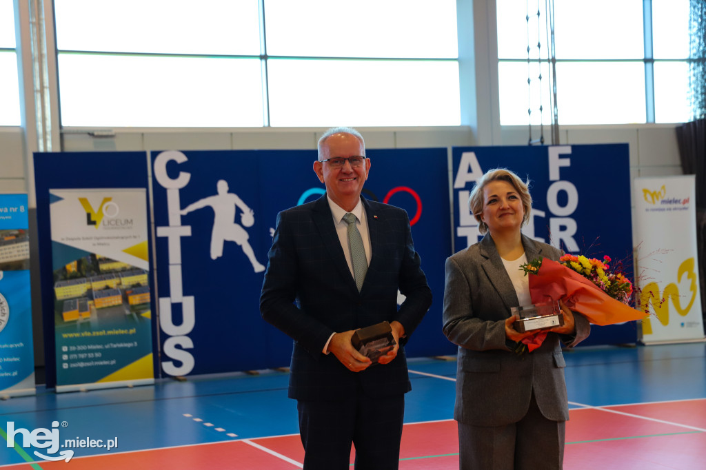 Nowoczesna hala sportowo-widowiskowa otwarta w Mielcu