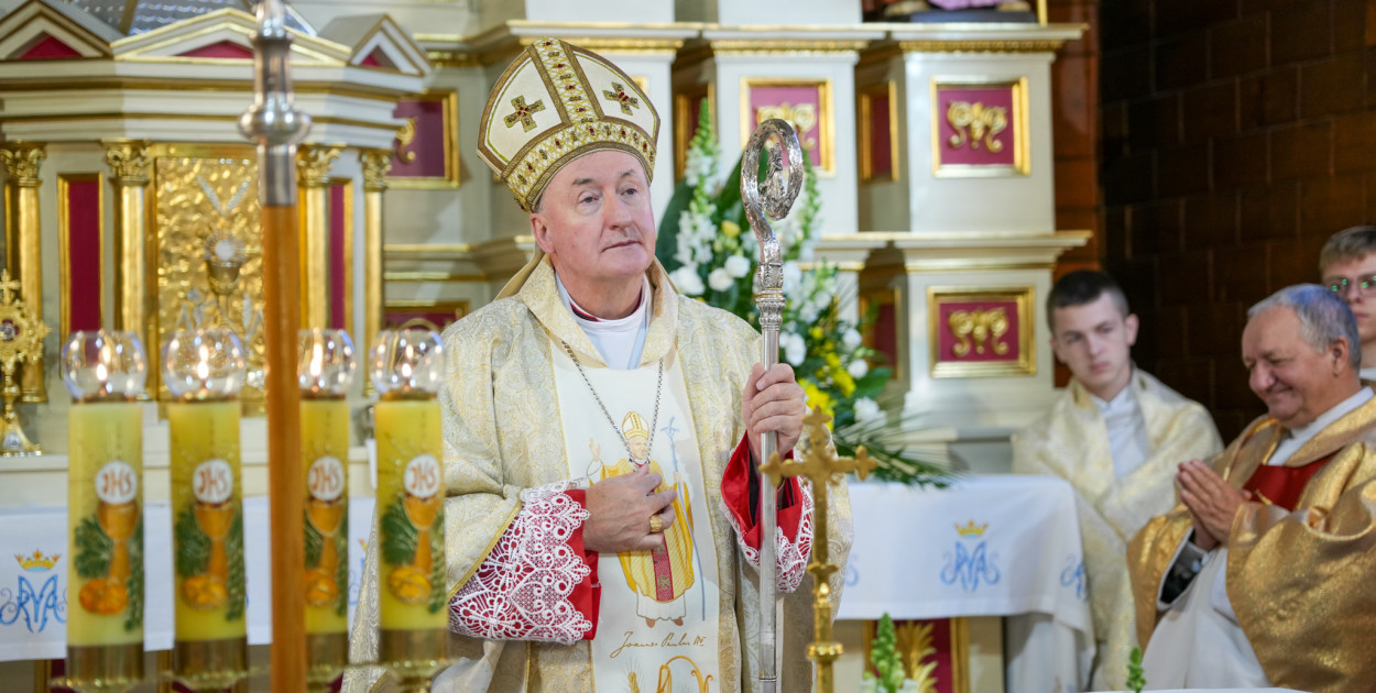 Święty Jan Paweł II patronem Szkoły Podstawowej w Jamach