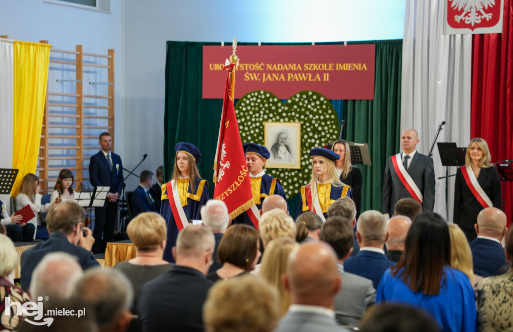 Święty Jan Paweł II patronem Szkoły Podstawowej w Jamach