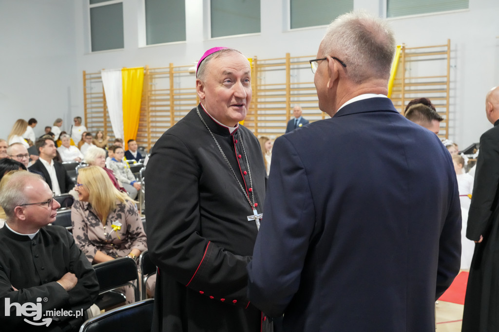Święty Jan Paweł II patronem Szkoły Podstawowej w Jamach