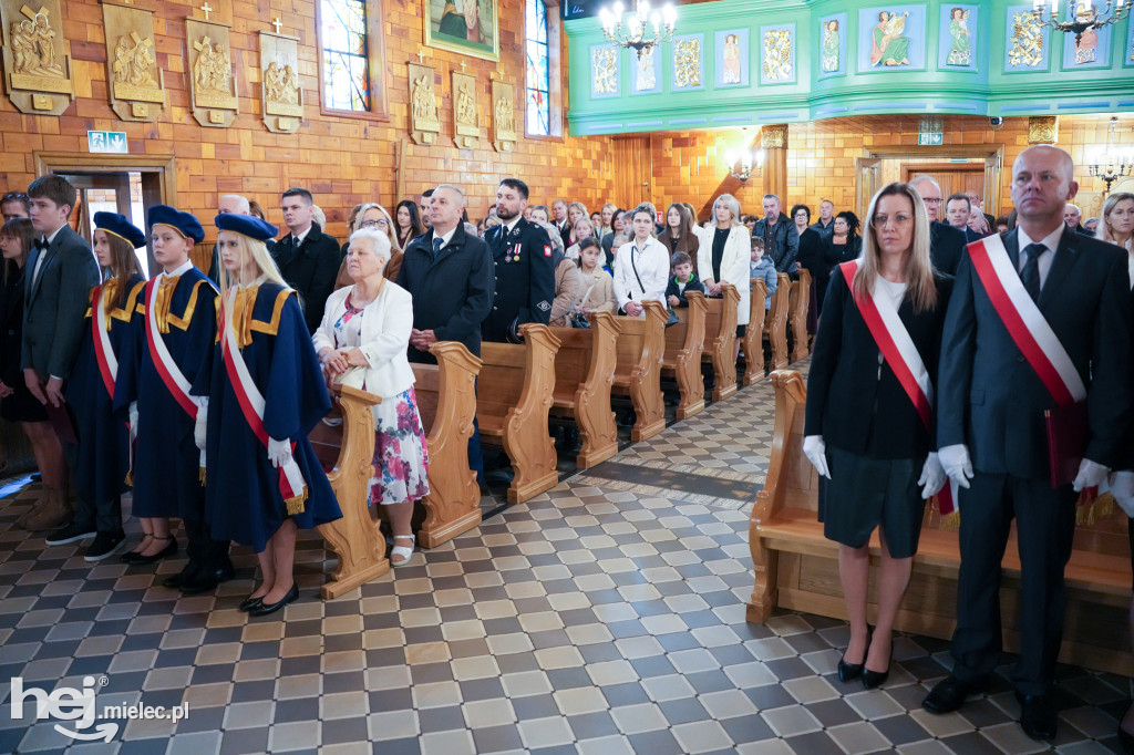 Święty Jan Paweł II patronem Szkoły Podstawowej w Jamach