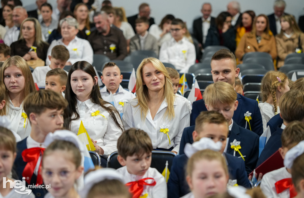 Święty Jan Paweł II patronem Szkoły Podstawowej w Jamach