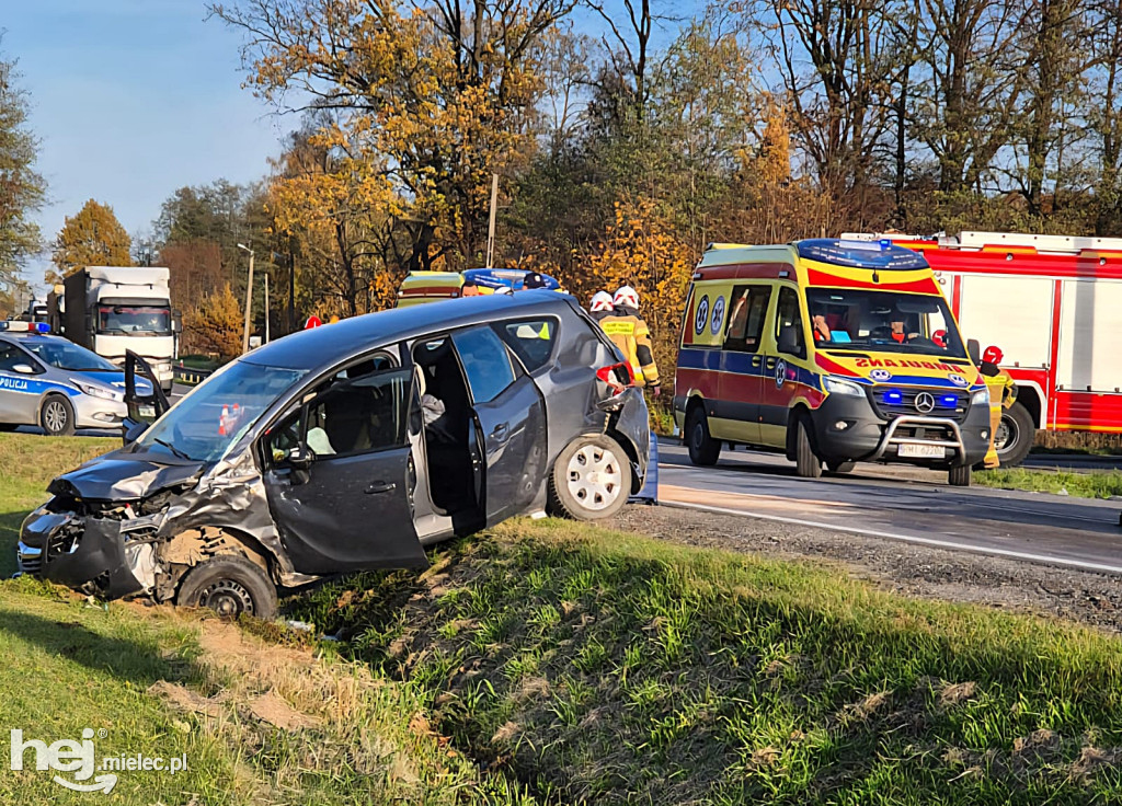 Wypadek drogowy na DW984