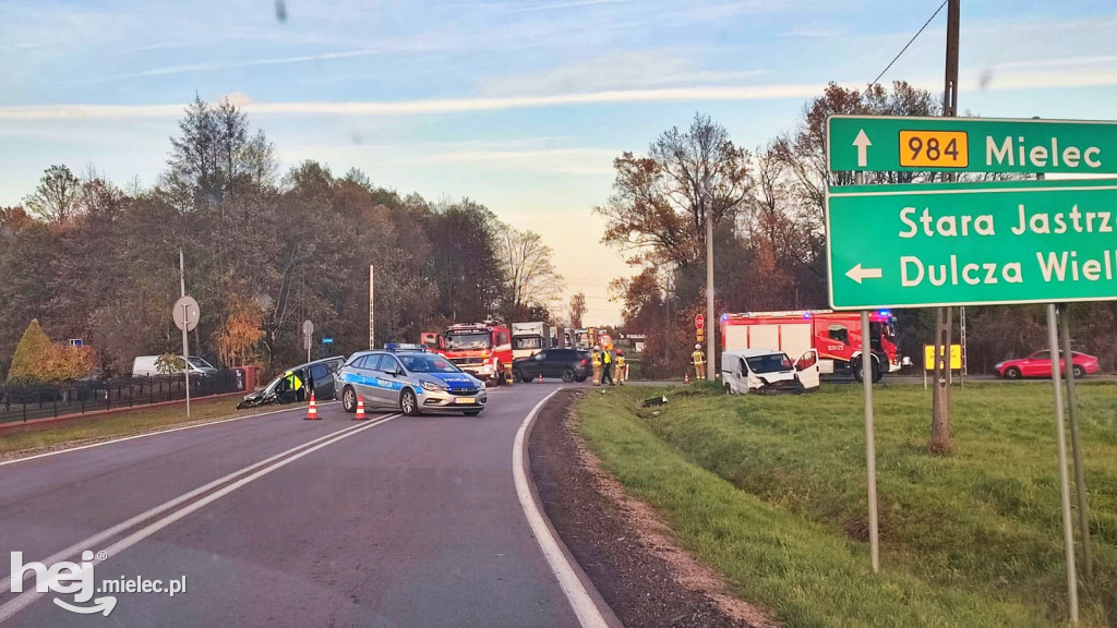 Wypadek drogowy na DW984