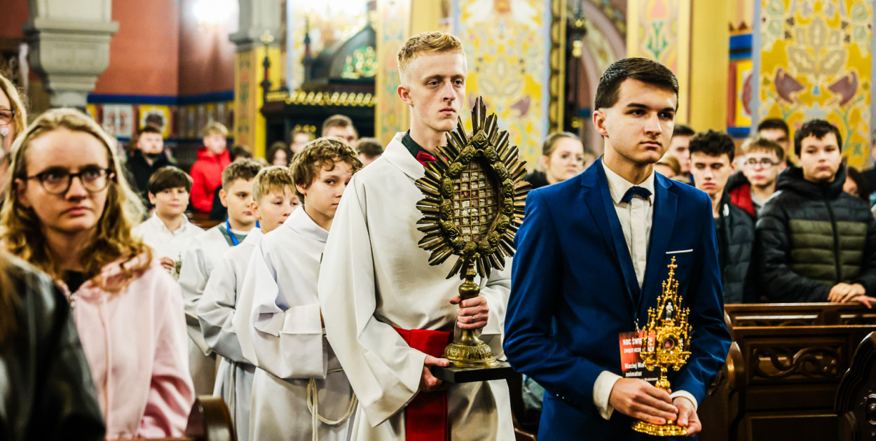 Noc Świętych w Sanktuarium Matki Bożej Królowej Rodzin w Chorzelowie